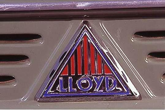 lloyd 400 f498x333 f4f4f2 c 7e85f7f7 254537 5571 big